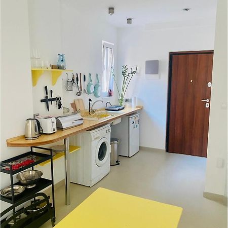 Your Lovely Central Home In Buzzing Exarchia Athen Exterior foto